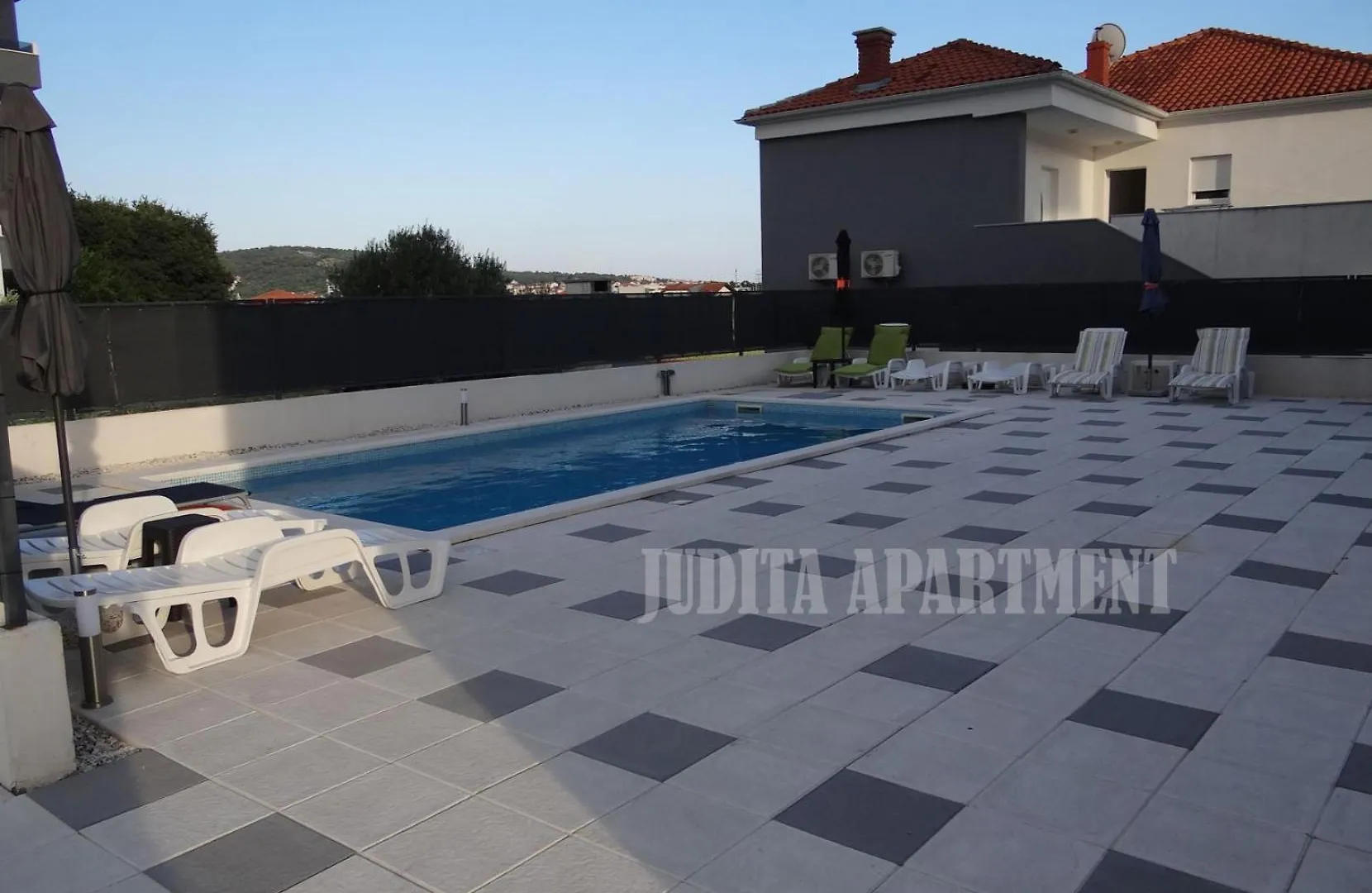 Judita Trogir 0*,